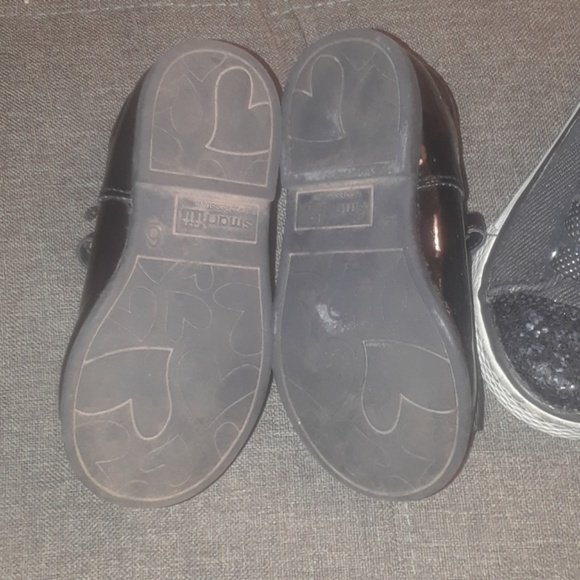 3 pairs of shoes - Picture 3 of 7